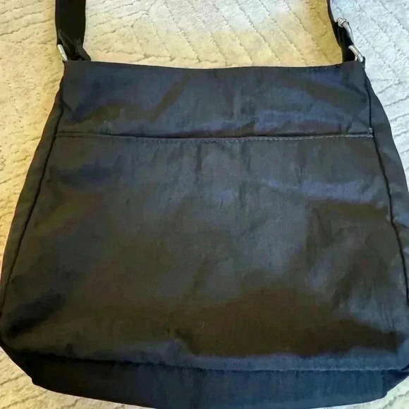 Baggallini crossbody hobo style purse - Picture 3 of 8